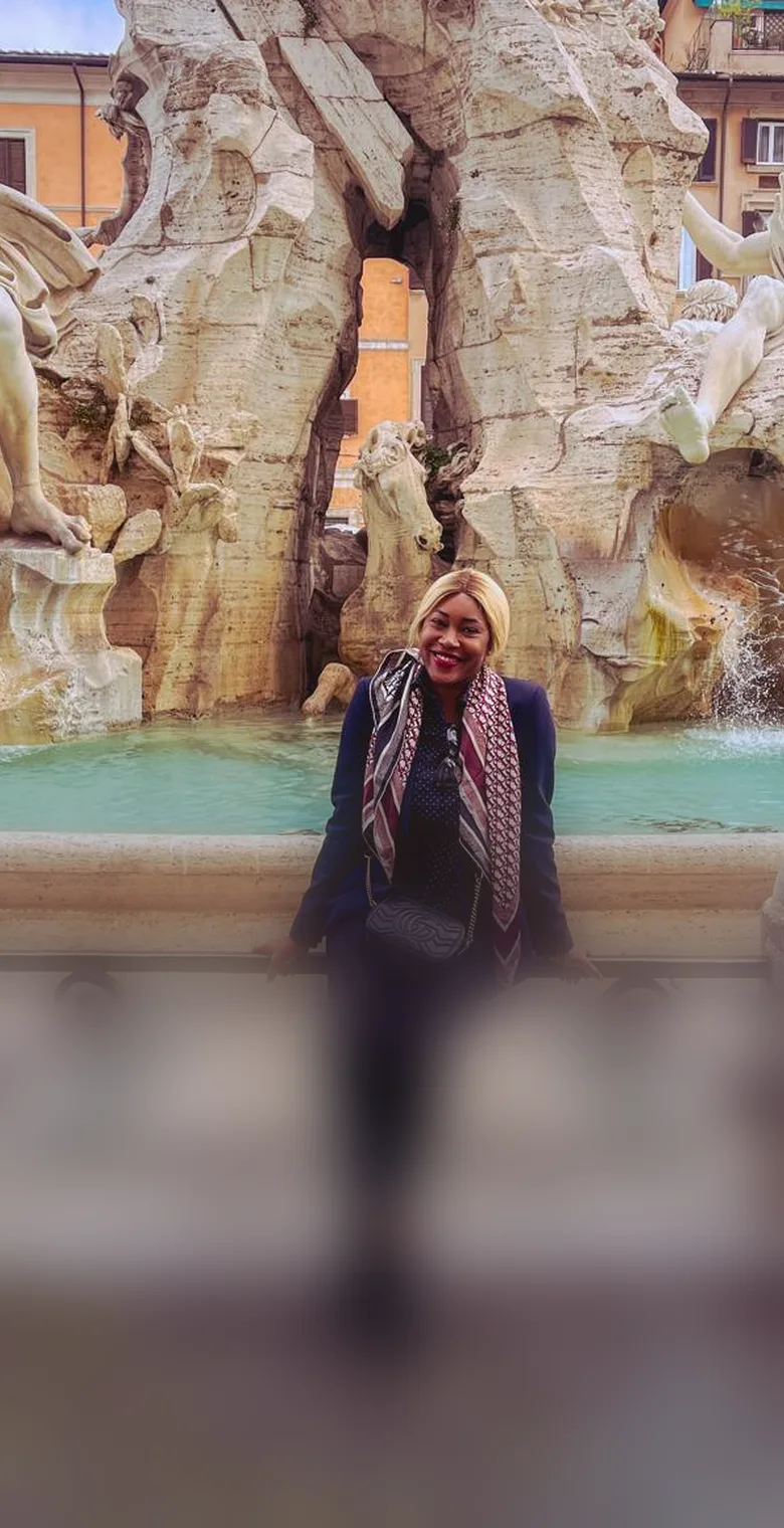 Ellis na Piazza Navona, em Roma